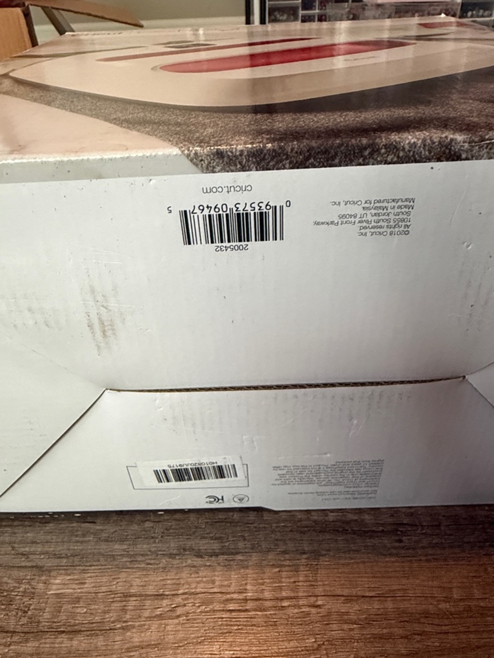 NIB- Cricut EasyPress 2 Heat Press with double sided heat press mat included. - Picture 2 of 6